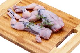 Ếch làm sạch bỏ da