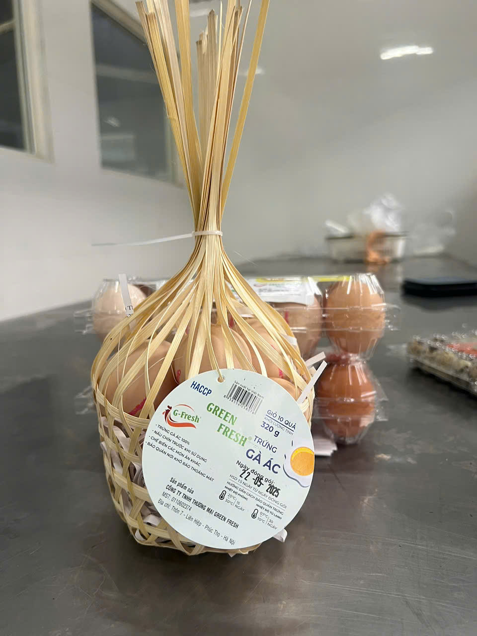 Trứng gà ác