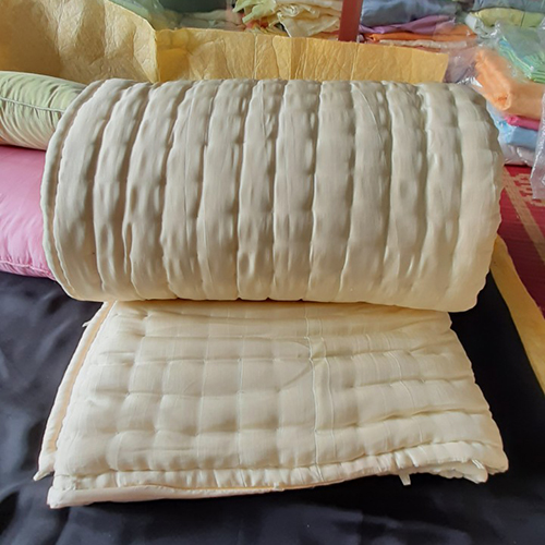 Chăn bông tơ tằm tự dệt