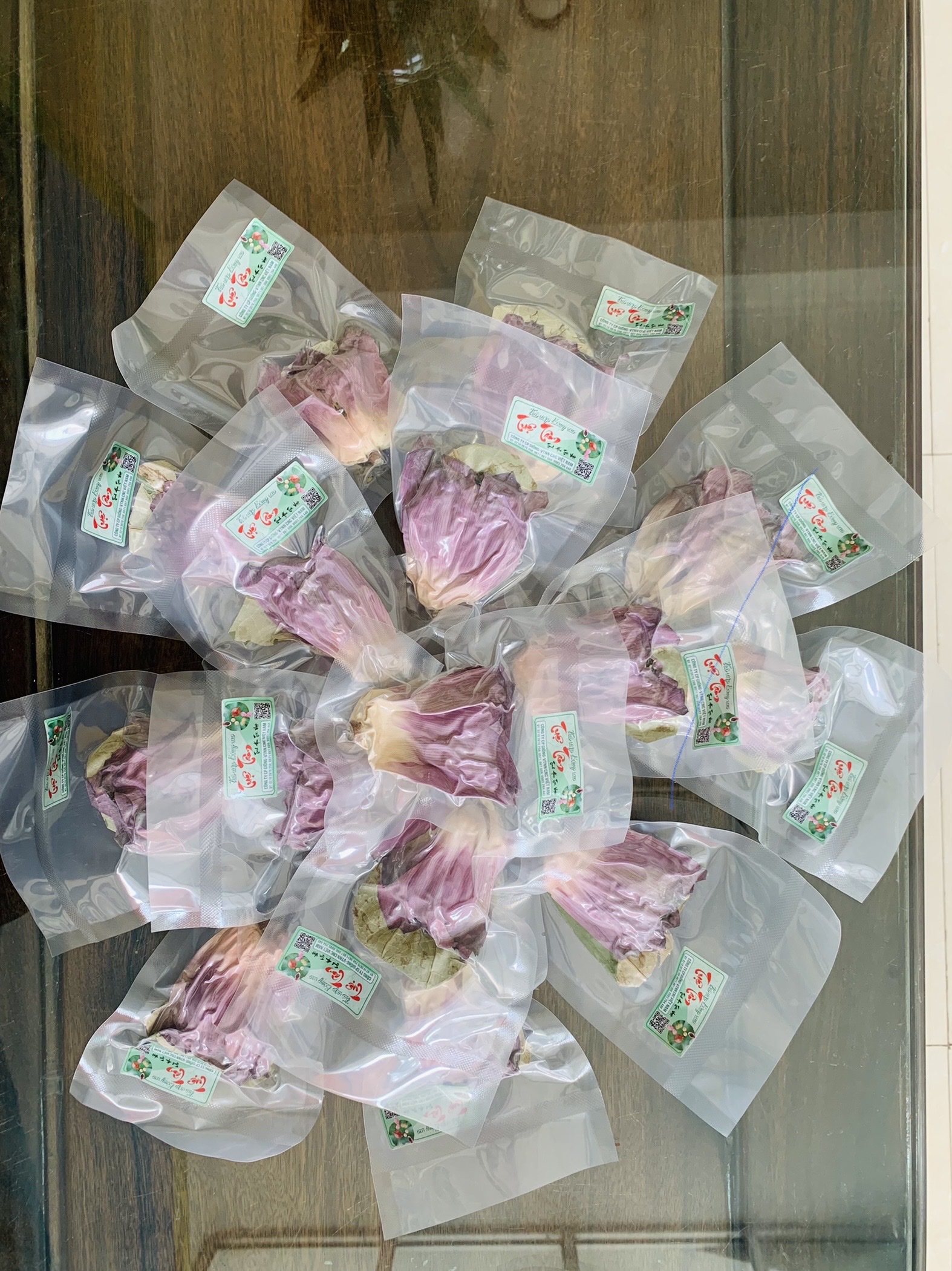 Trà ướp bông sen Minh Tuệ